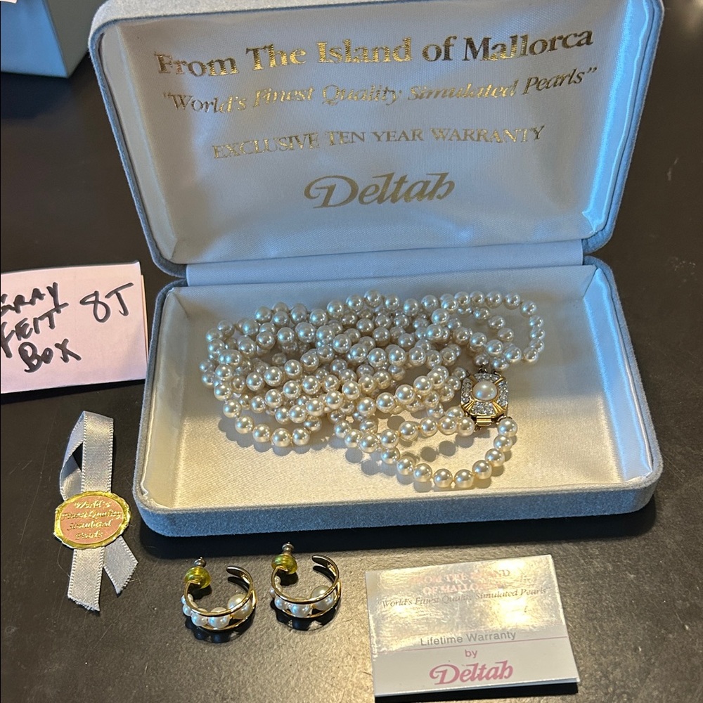 Delta Pearl Necklace and Earring Set - Gold and Silver